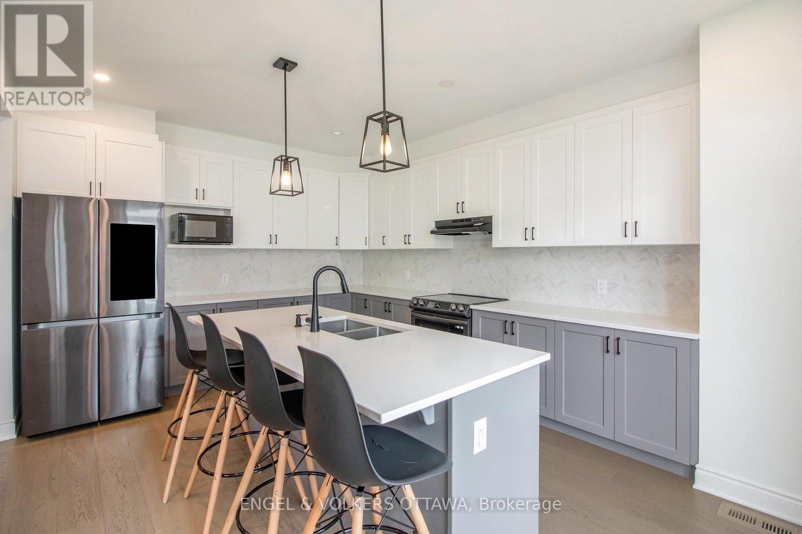 Condos for Rent in Ottawa – 1031 CURRAGLASS WALK, Ottawa – By Peter Sagos - Image 9