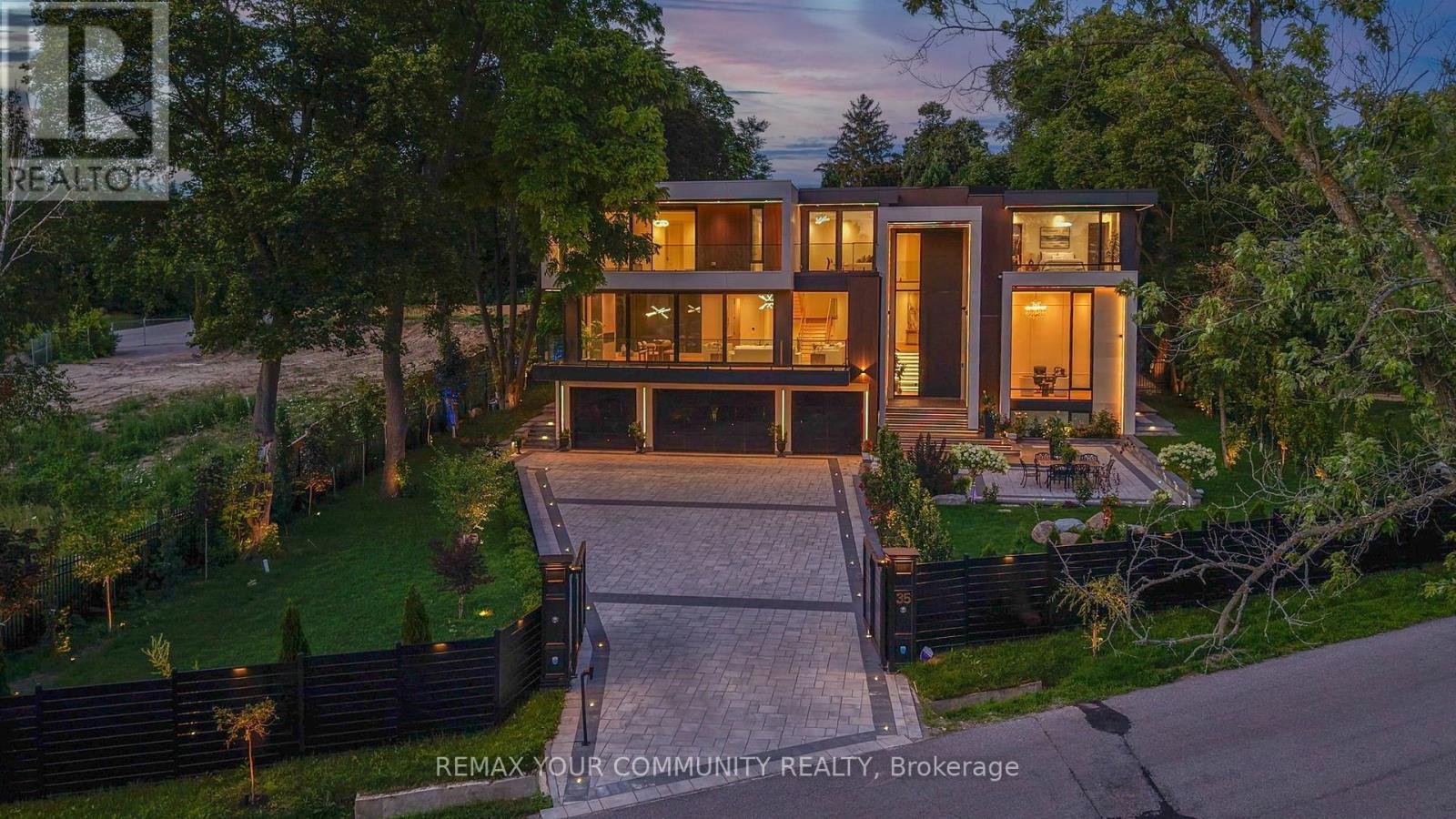 35 RIVERSIDE BOULEVARD - 1