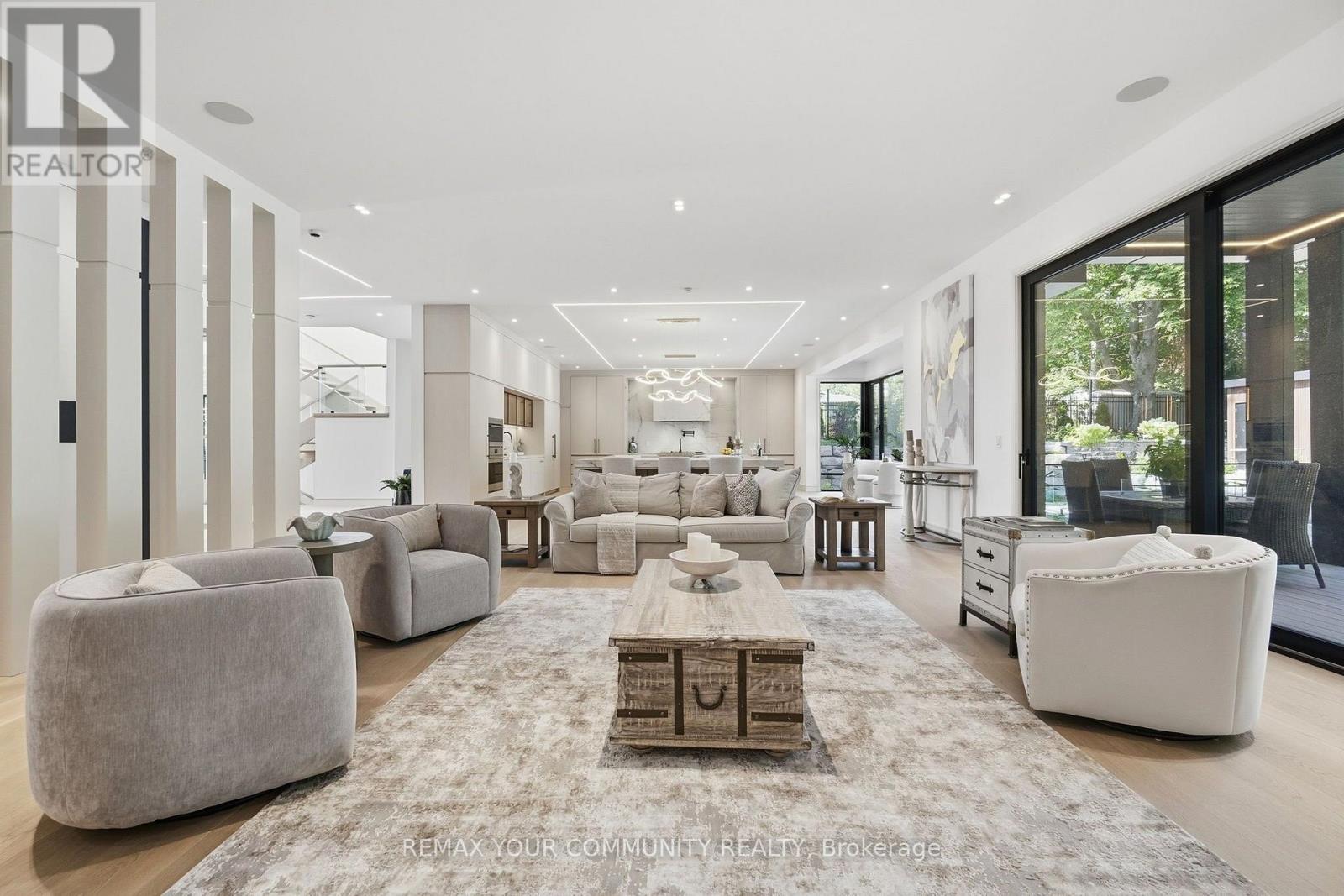 35 RIVERSIDE BOULEVARD - 10