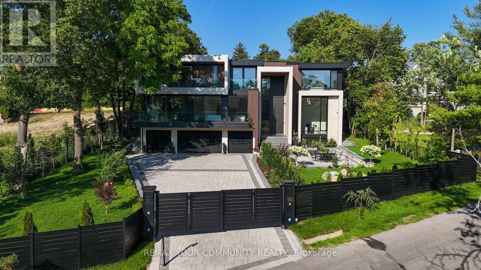 35 RIVERSIDE BOULEVARD - 2