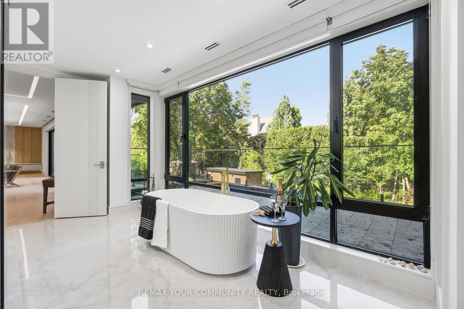 35 RIVERSIDE BOULEVARD - 25