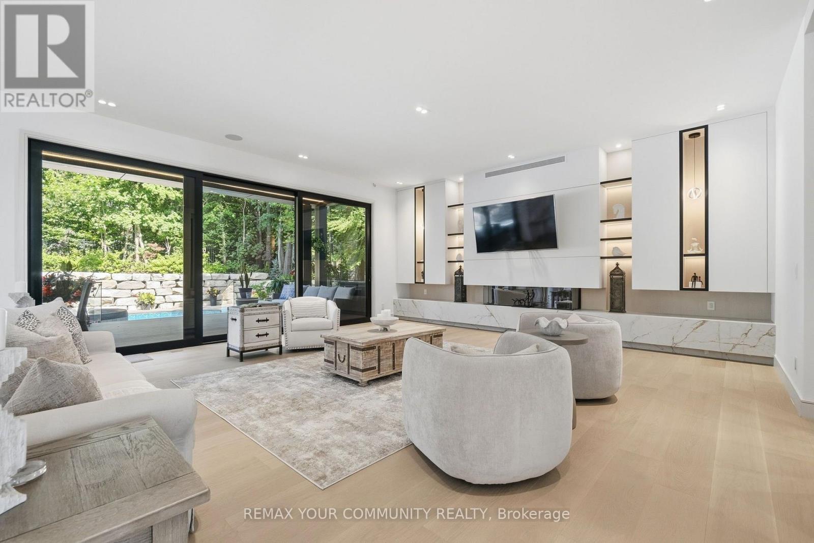 35 RIVERSIDE BOULEVARD - 9