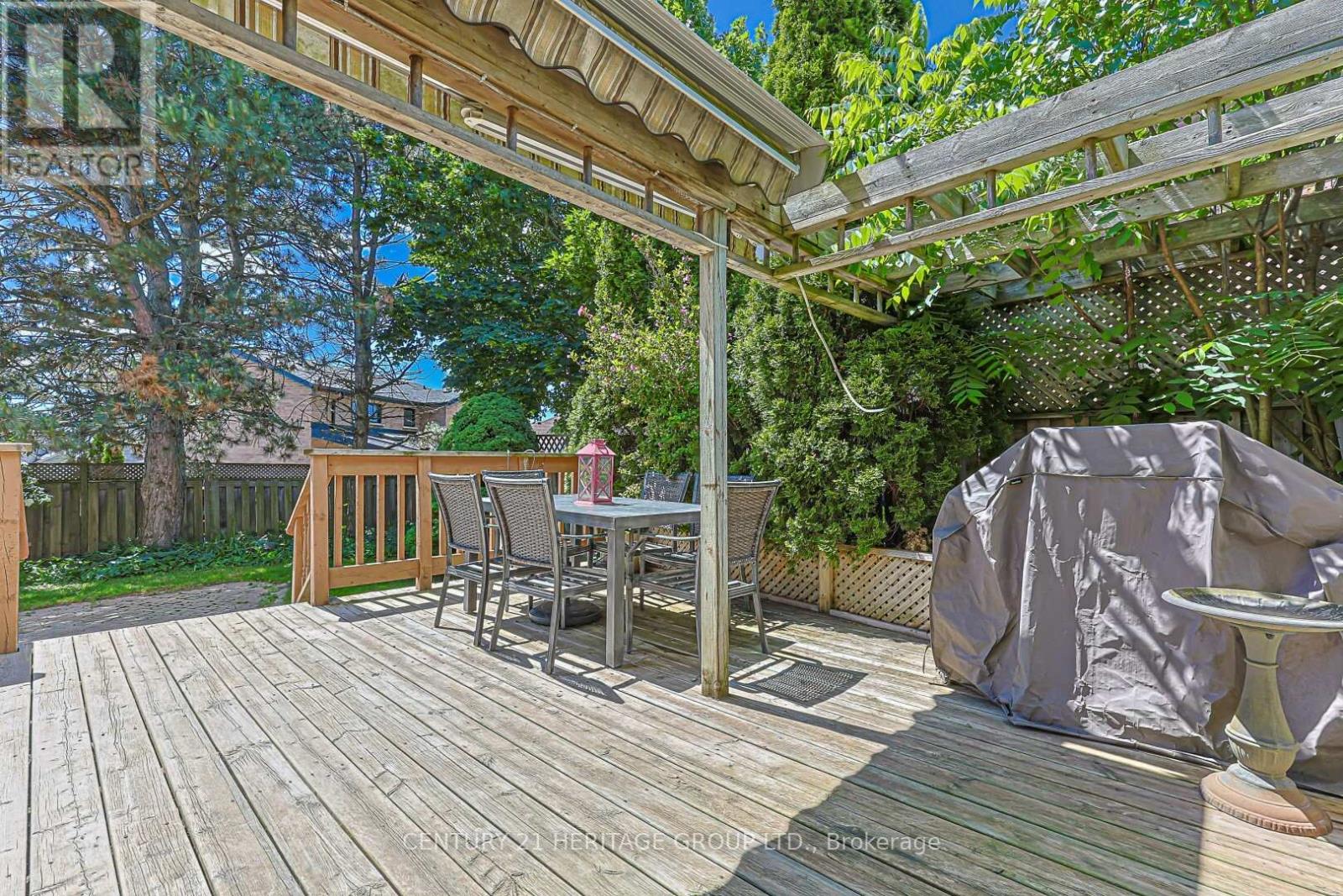 12 GRES COURT - 32
