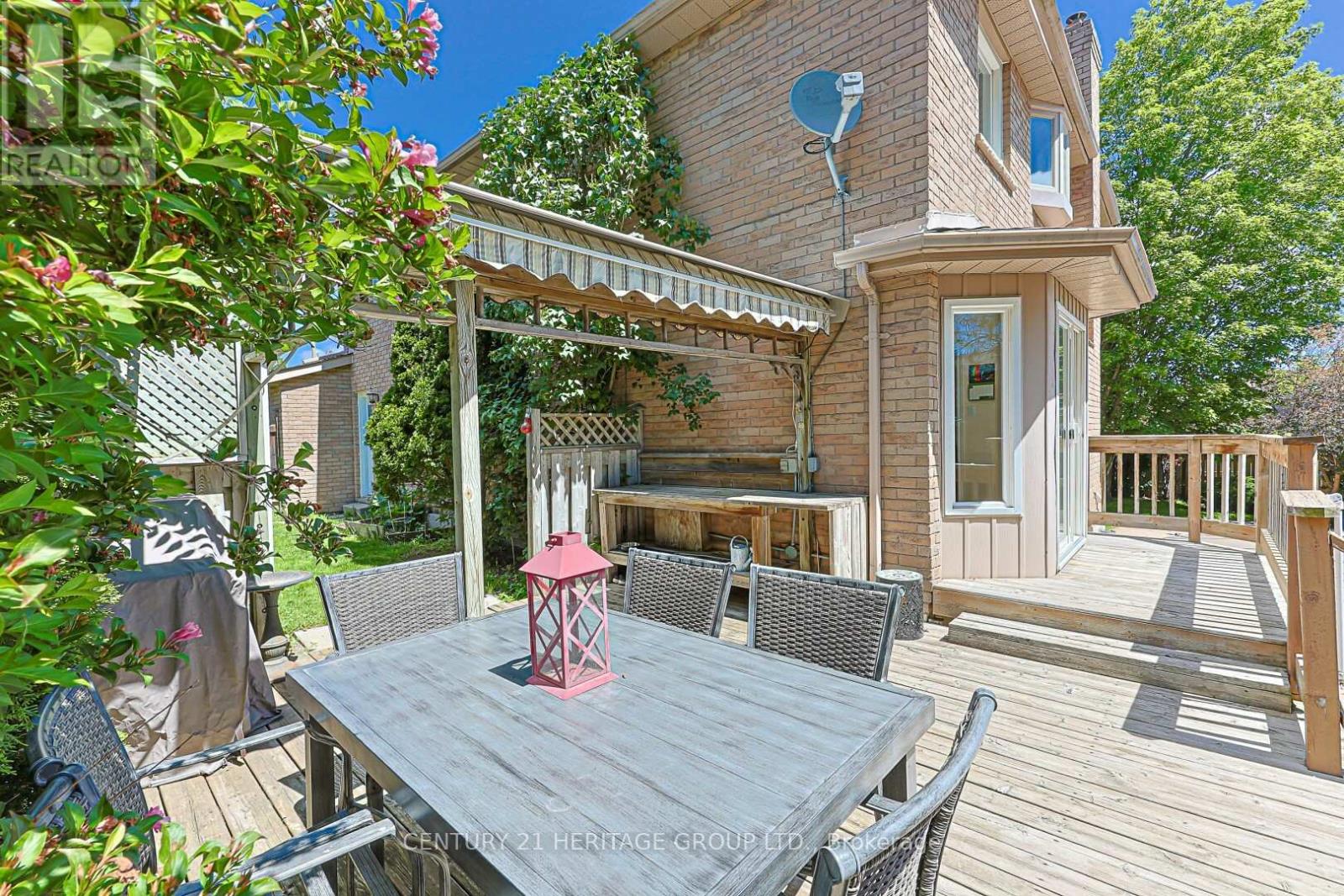 12 GRES COURT - 33