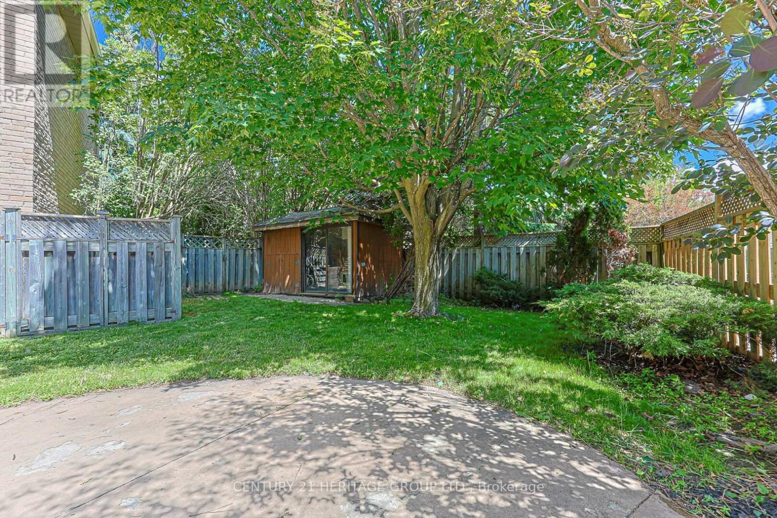 12 GRES COURT - 35