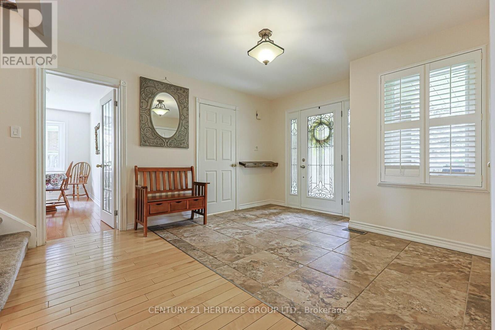12 GRES COURT - 5
