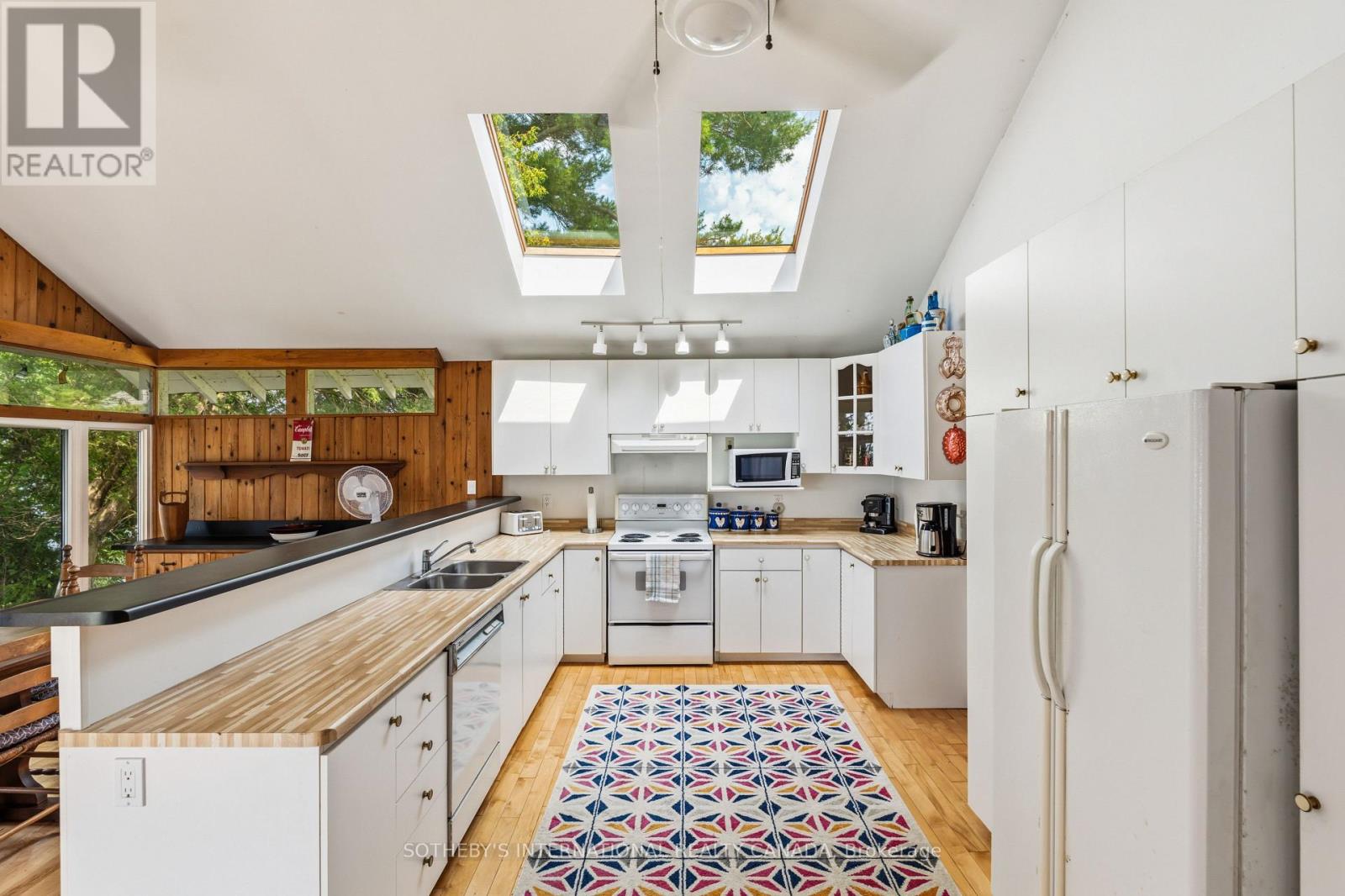 104 HEDGE ROAD - 13