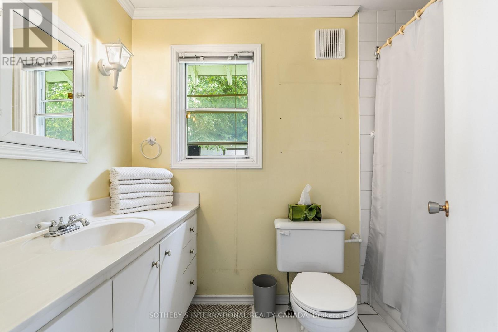 104 HEDGE ROAD - 24