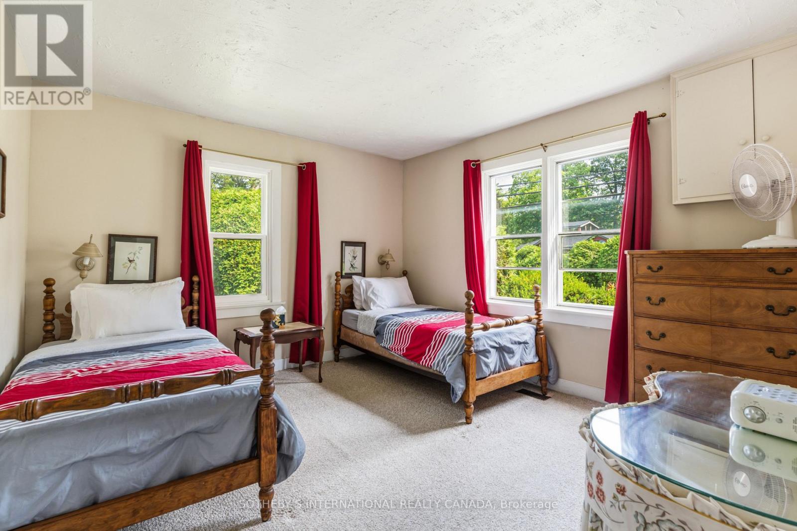 104 HEDGE ROAD - 25
