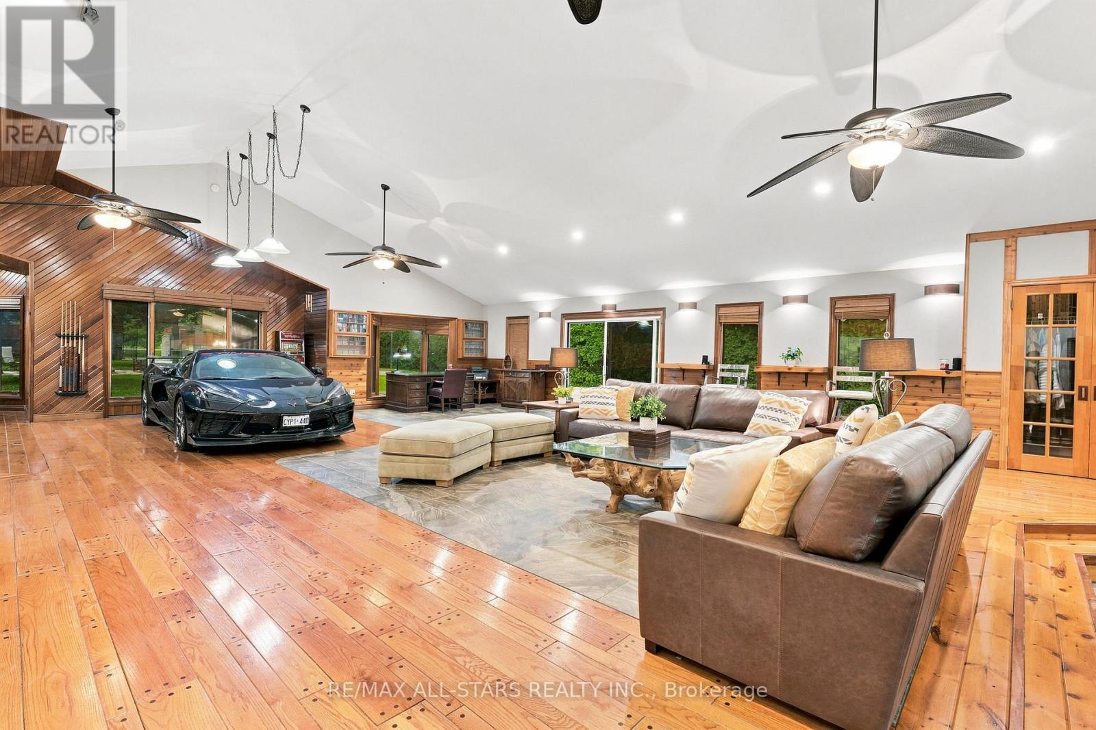 664 LAKE DRIVE N - 11