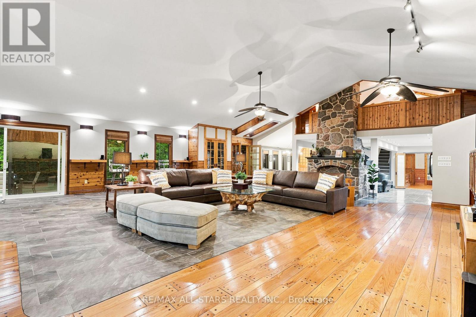 664 LAKE DRIVE N - 12