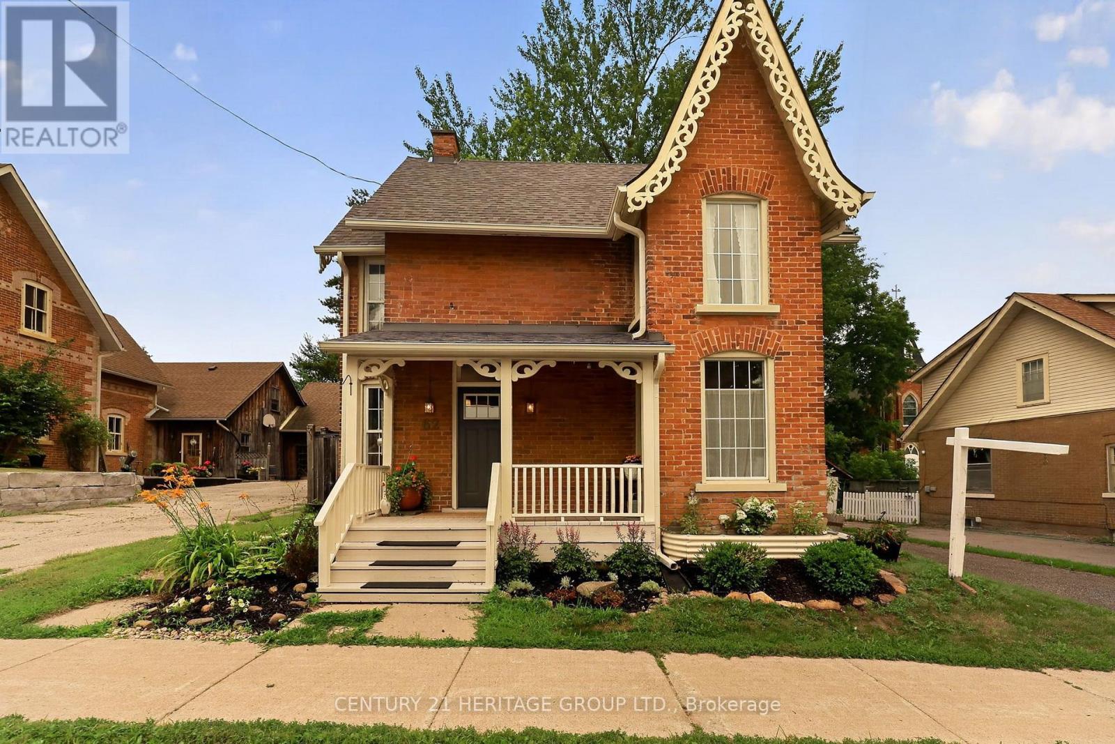 62 QUEEN STREET N - 2