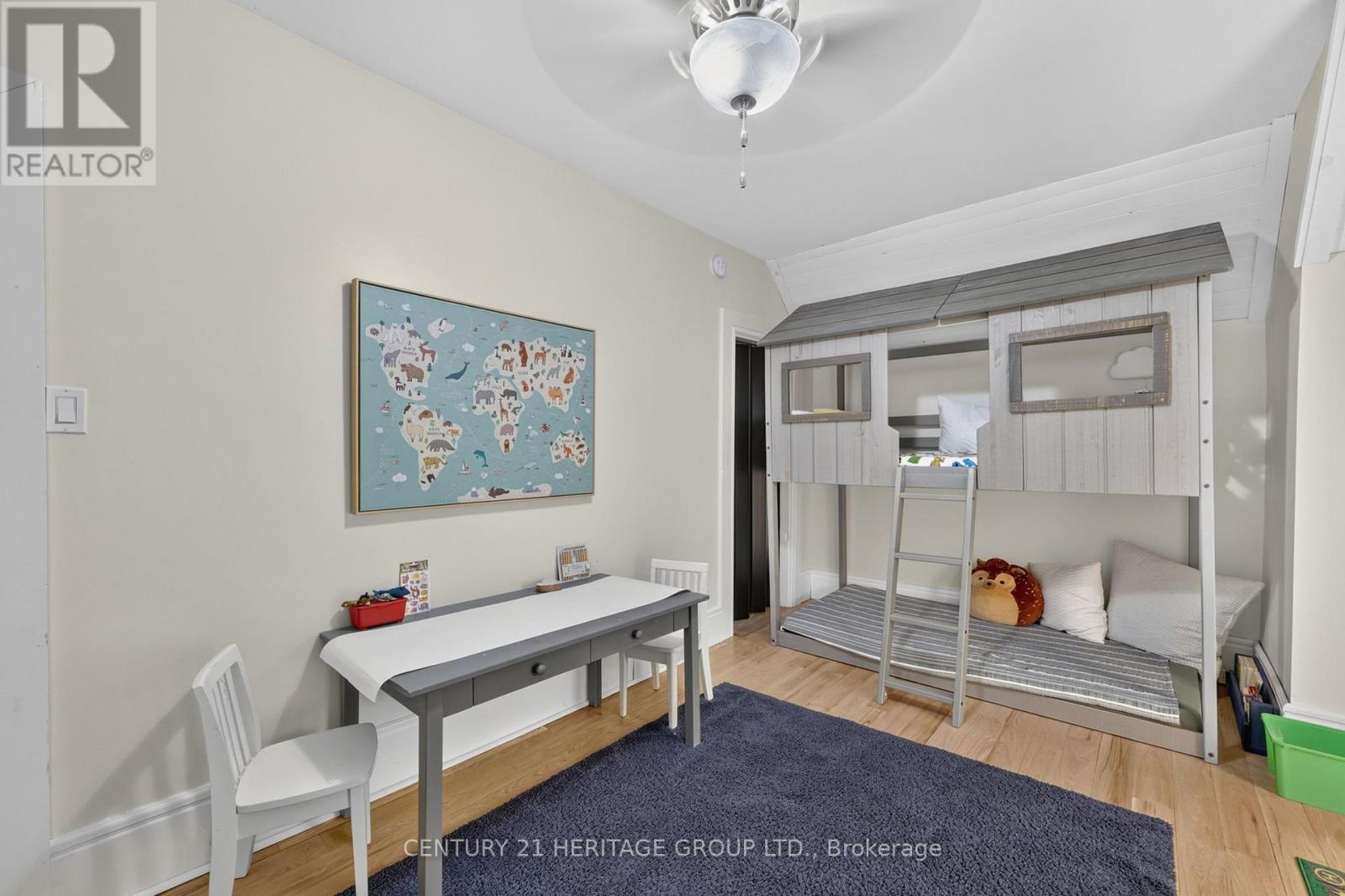 62 QUEEN STREET N - 30