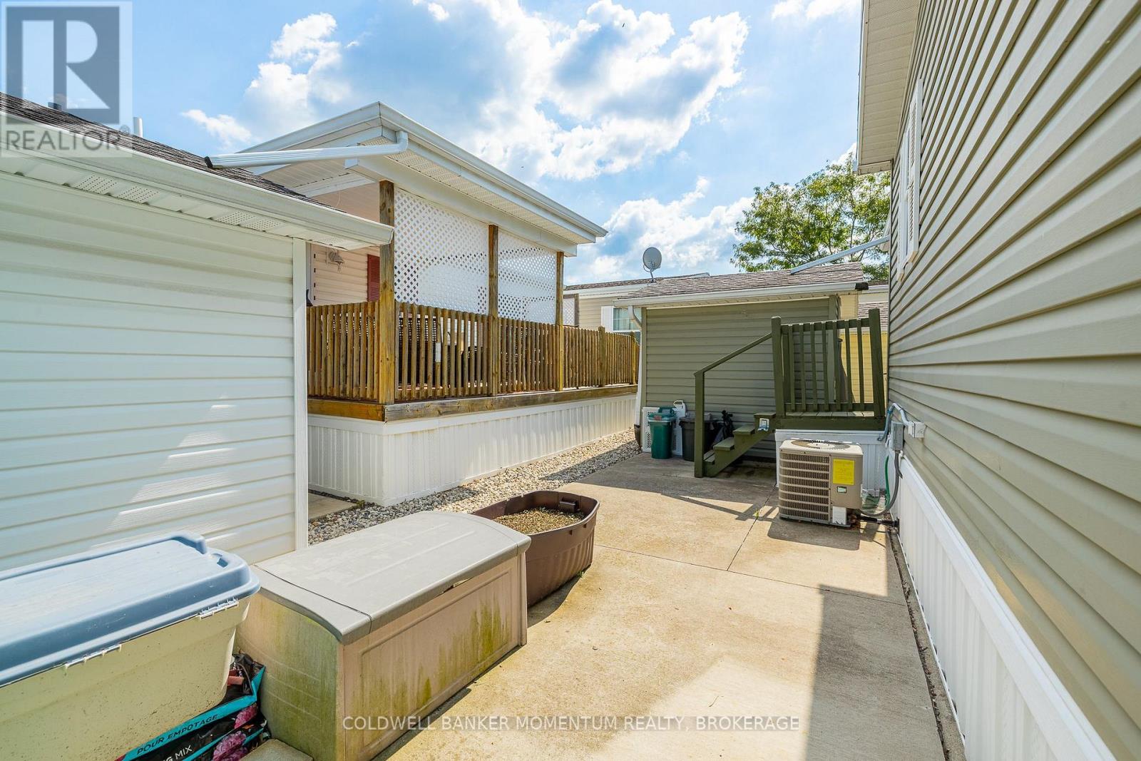 #202 3033 TOWNLINE ROAD - 32