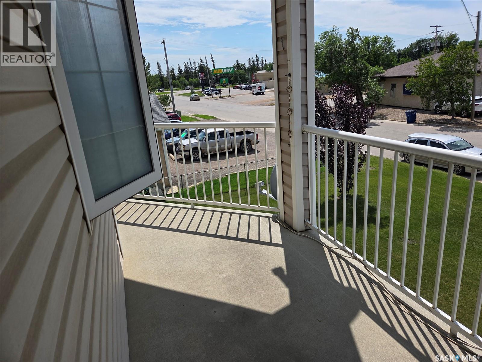 #201 806 100A STREET - 1