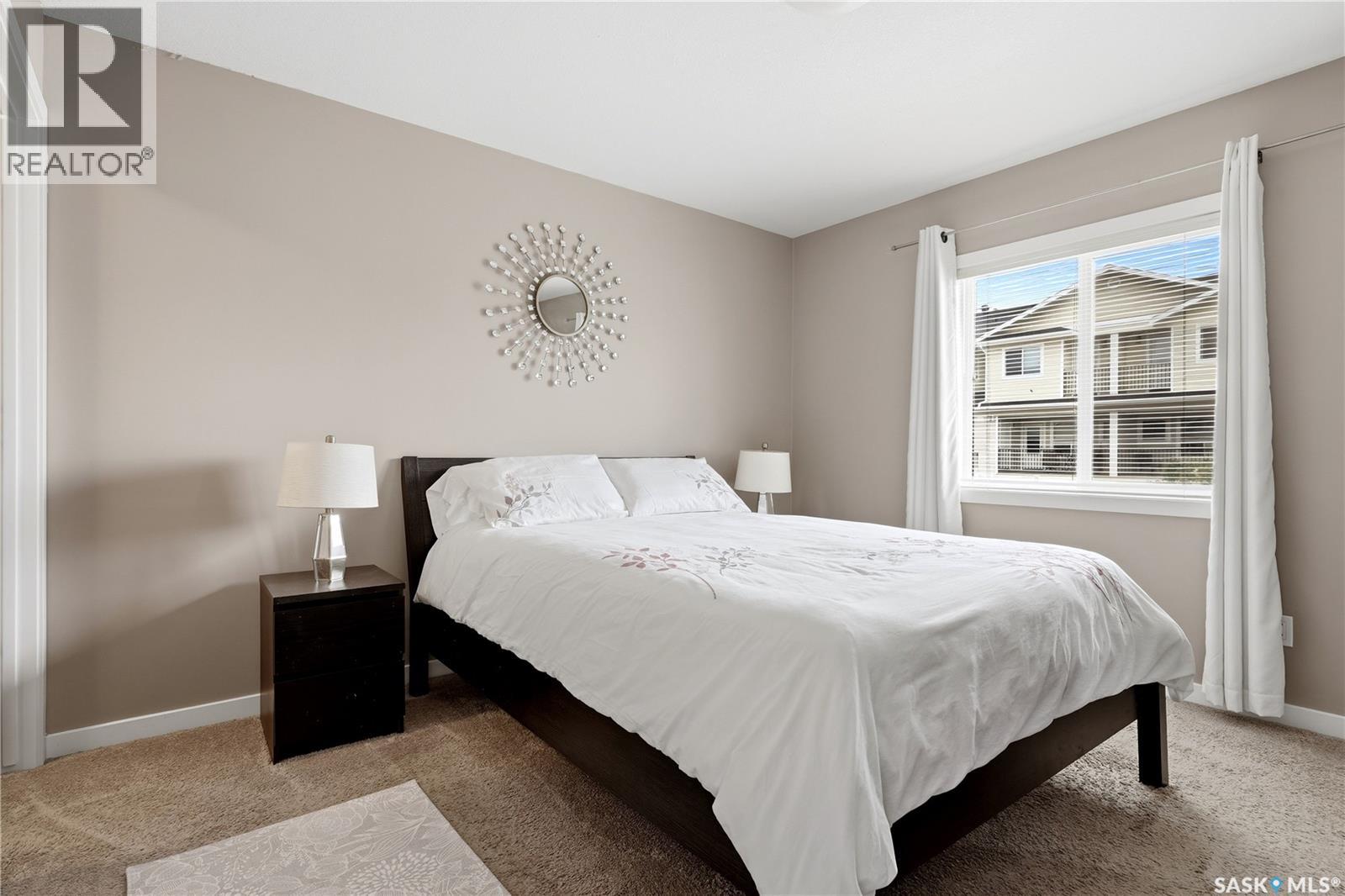 #1237 Grey STREET - 20
