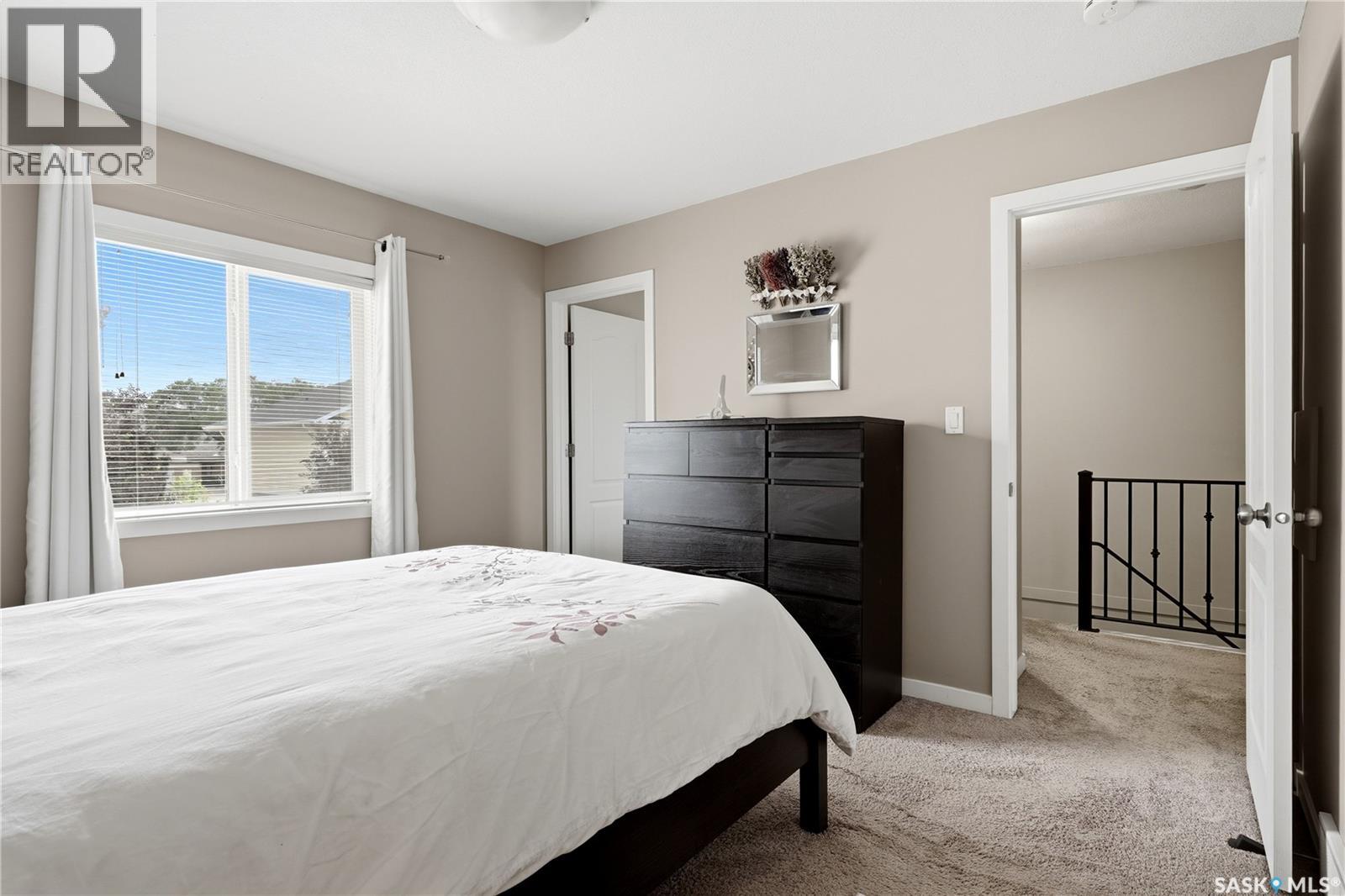 #1237 Grey STREET - Image 21
