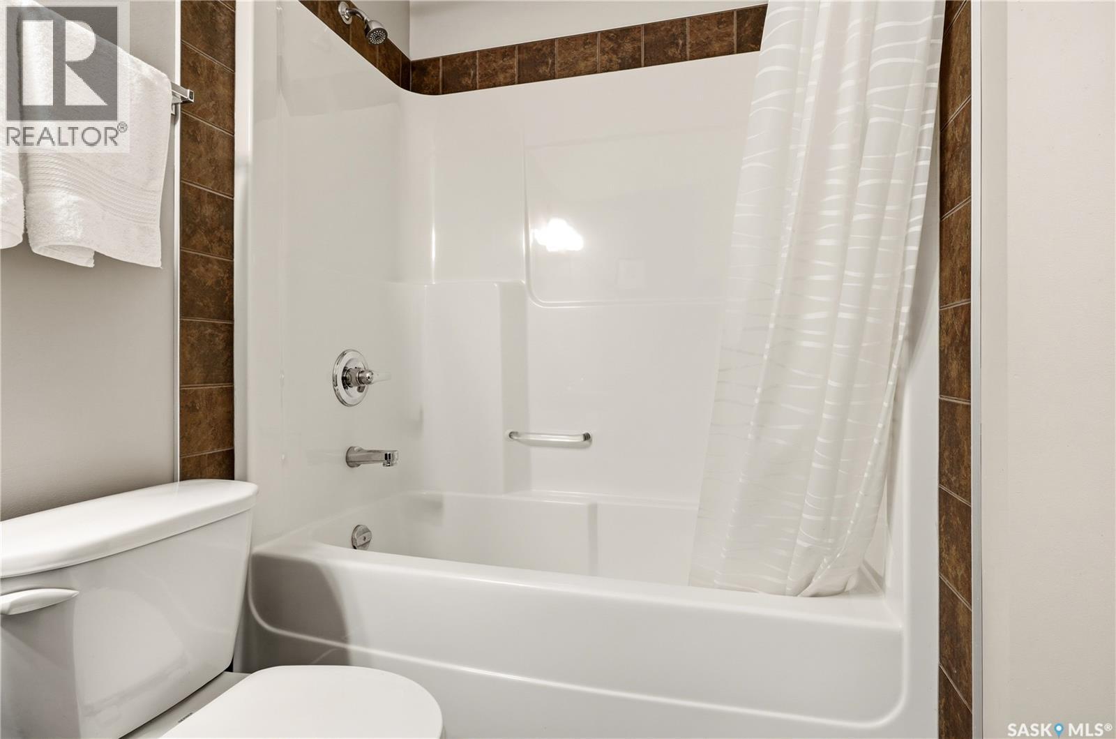 #1237 Grey STREET - 27