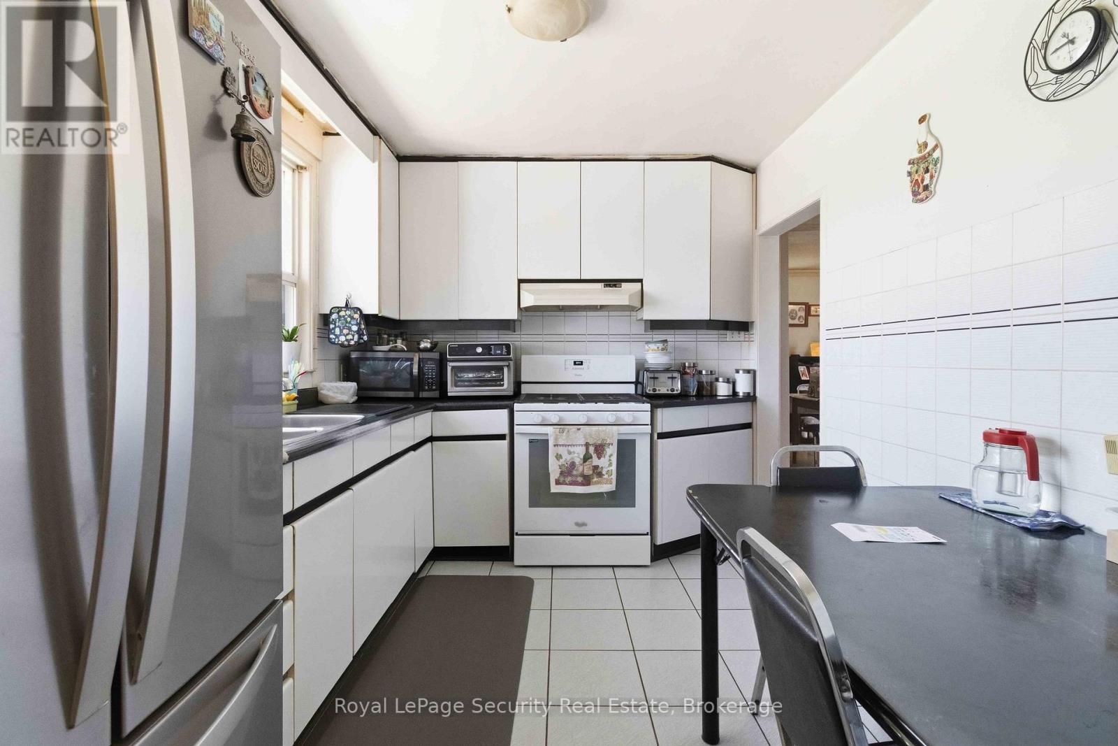 73 ST ANDREWS BOULEVARD - 3