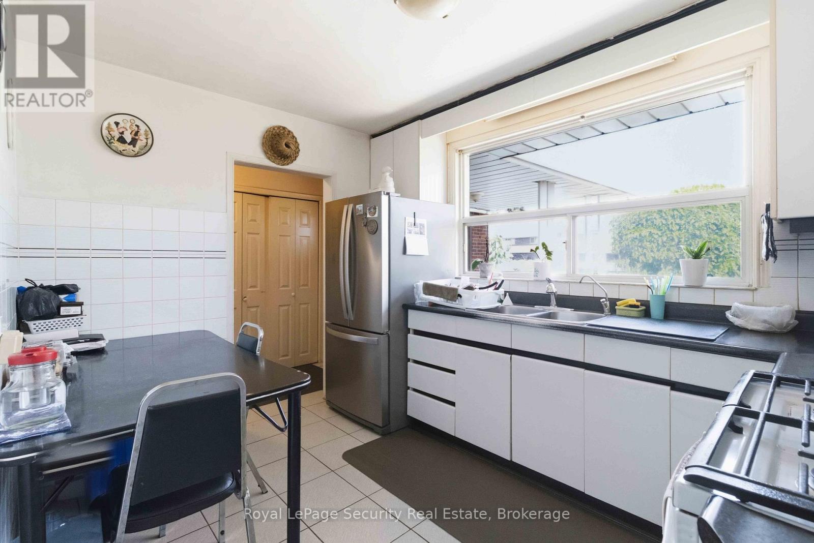 73 ST ANDREWS BOULEVARD - 4