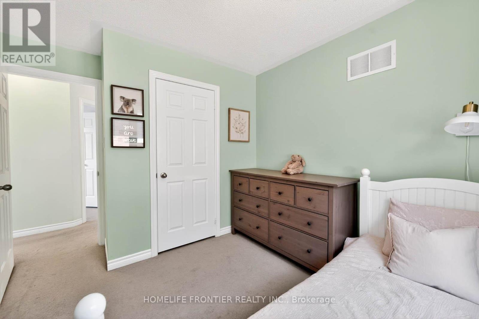 38 TEMPLETON COURT - 21
