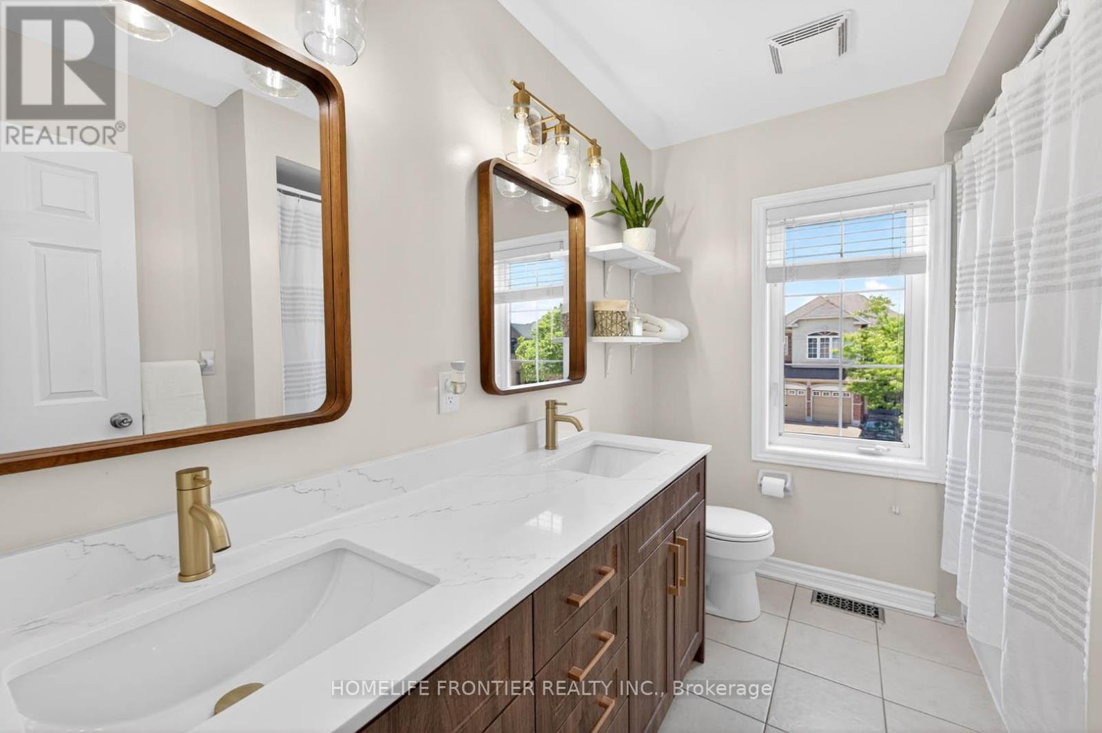 38 TEMPLETON COURT - 25