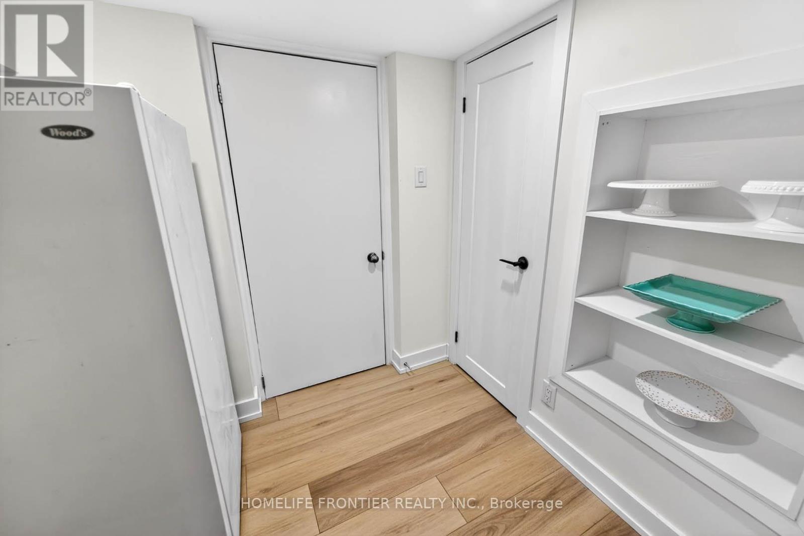 38 TEMPLETON COURT - 34