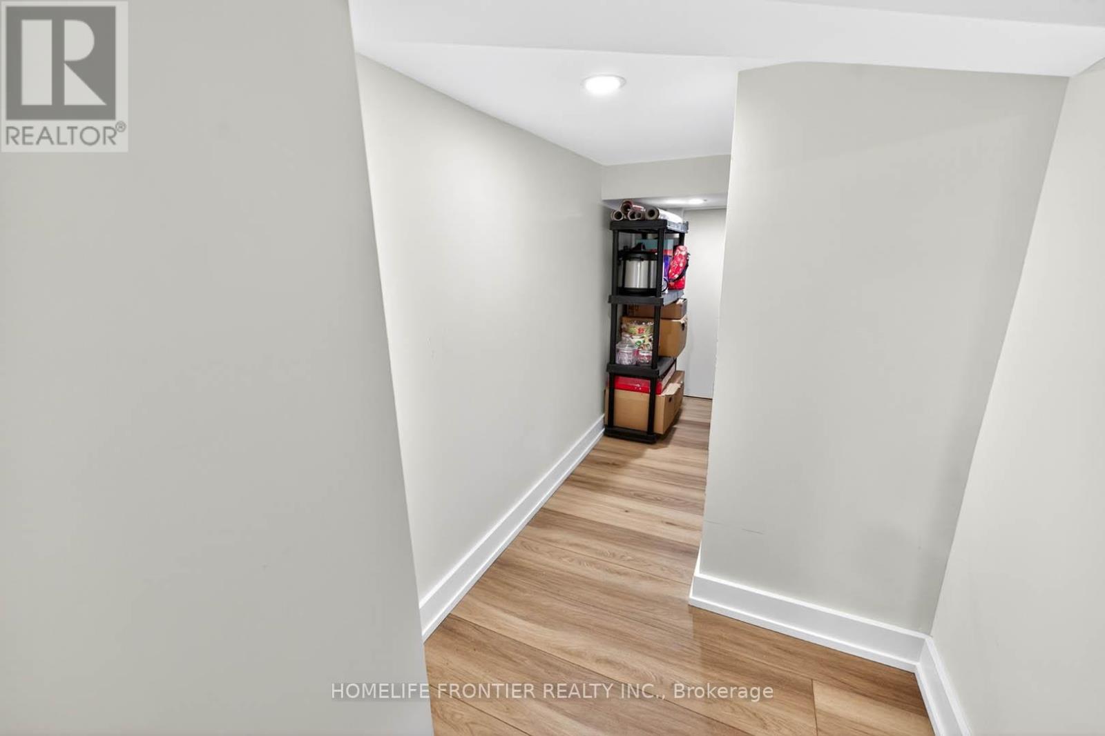 38 TEMPLETON COURT - 35