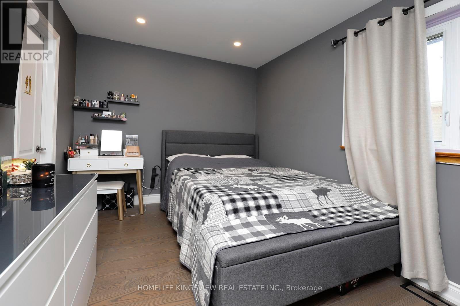 110 LONGFIELD ROAD - 12