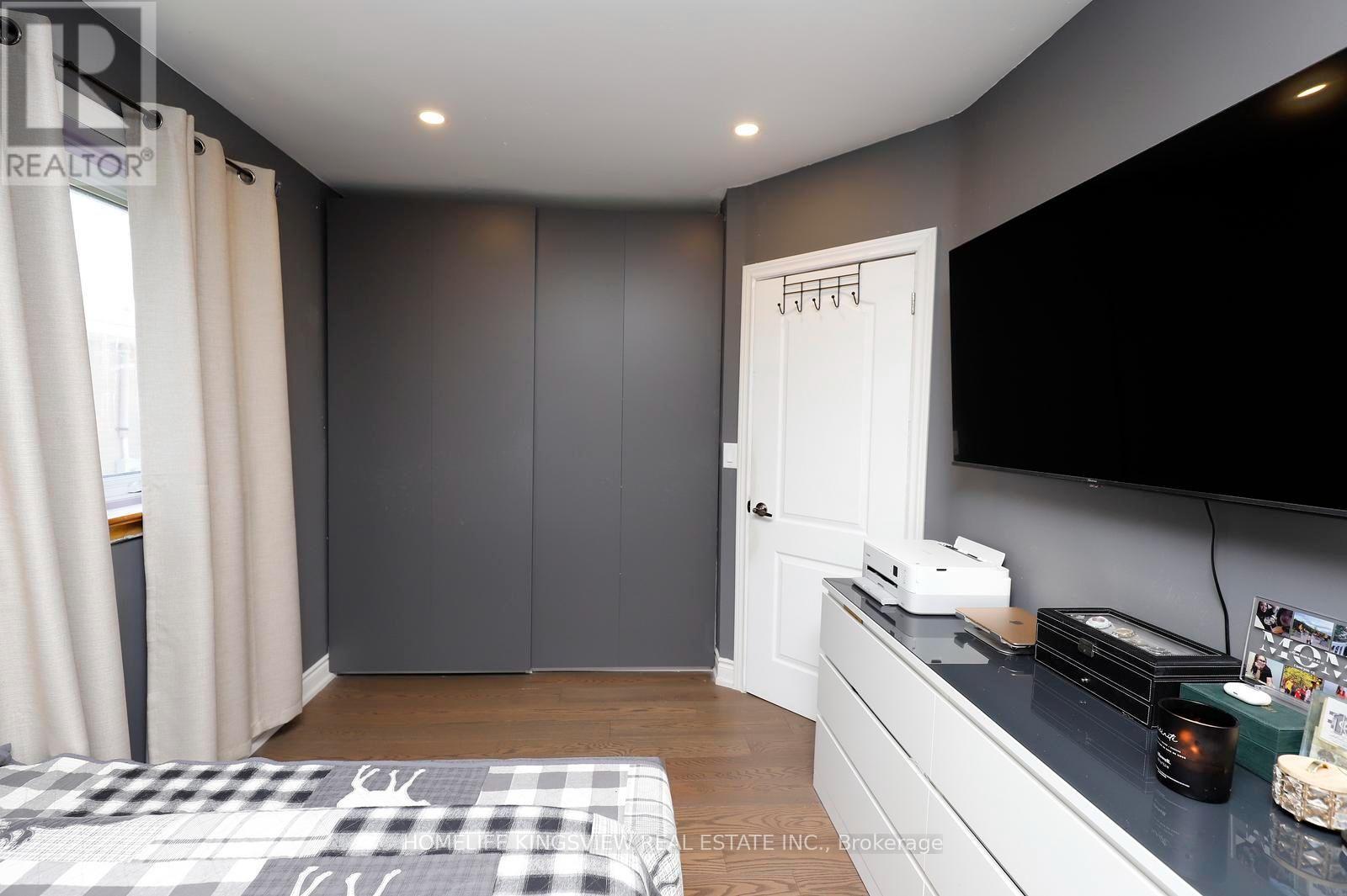 110 LONGFIELD ROAD - 13