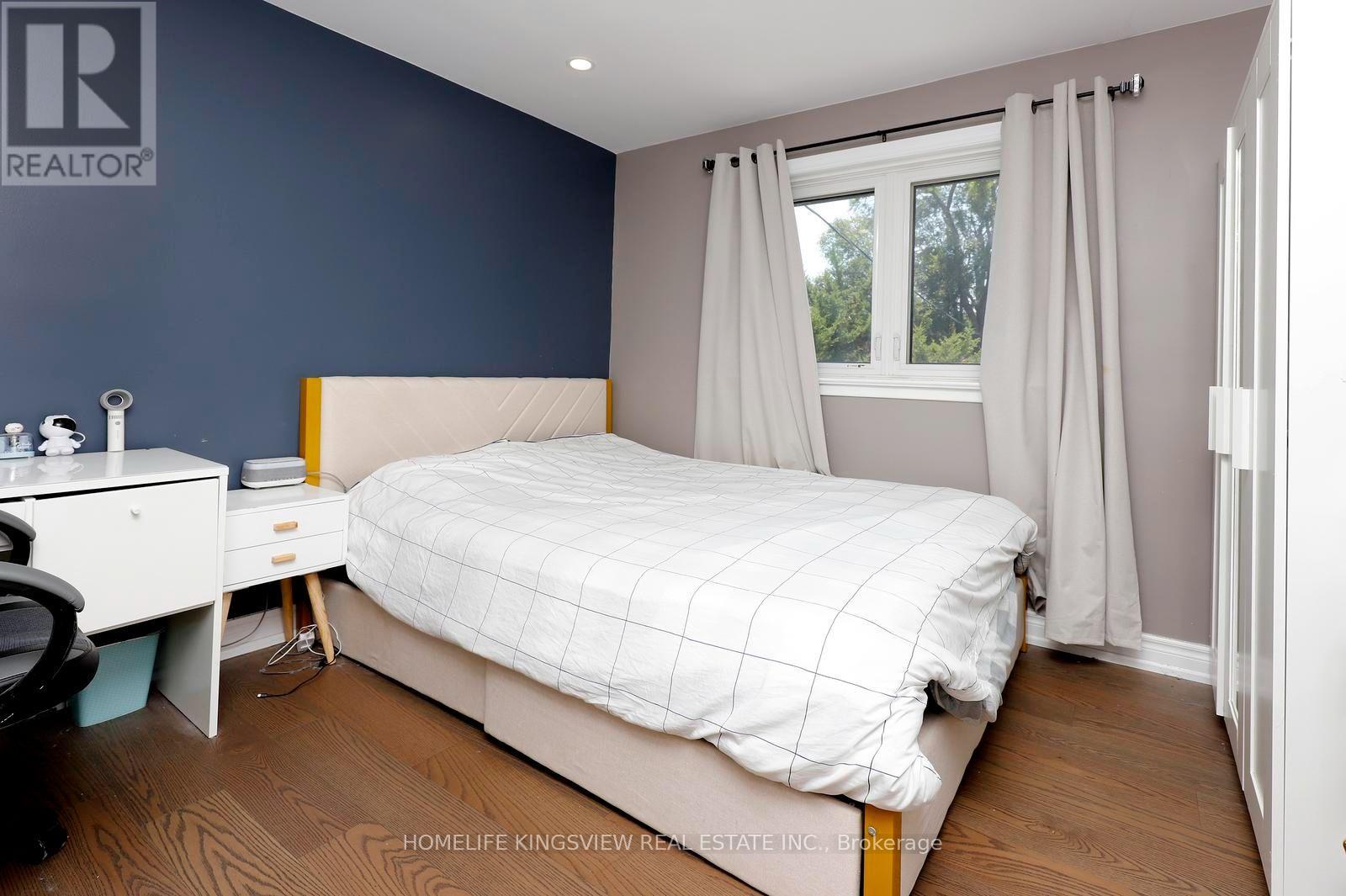 110 LONGFIELD ROAD - 16