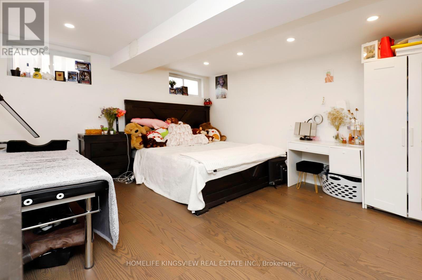 110 LONGFIELD ROAD - 25