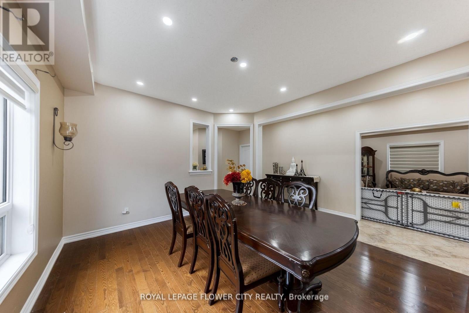 889 O' REILLY CRESCENT - 18