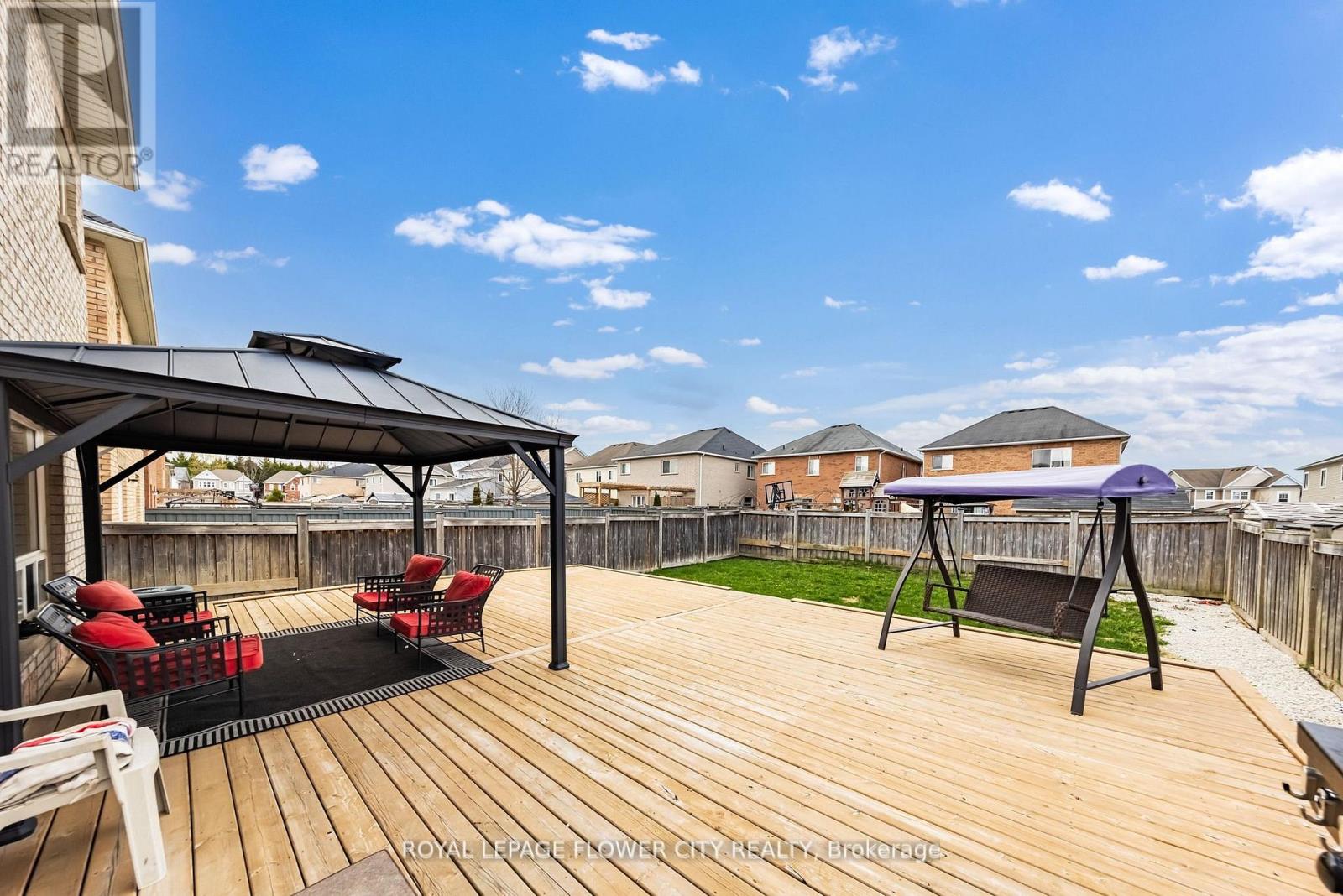 889 O' REILLY CRESCENT - 38