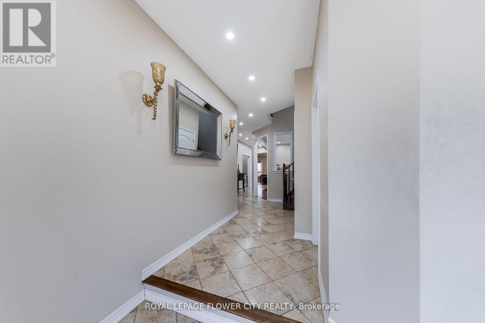 889 O' REILLY CRESCENT - 6