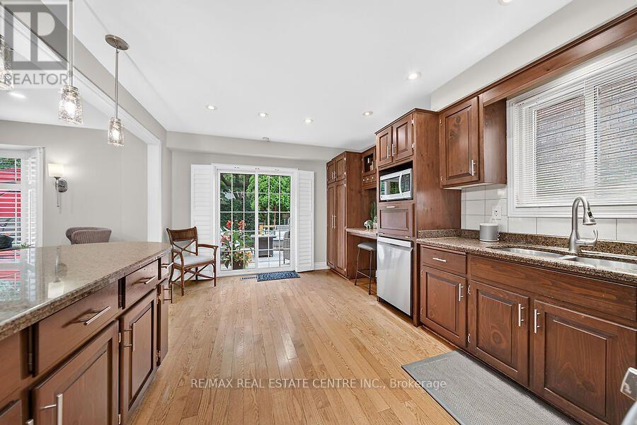 30 CARRIAGEGATE DRIVE - 21