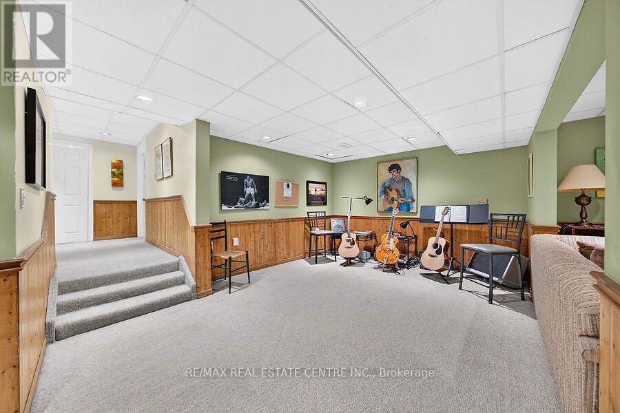 30 CARRIAGEGATE DRIVE - 25