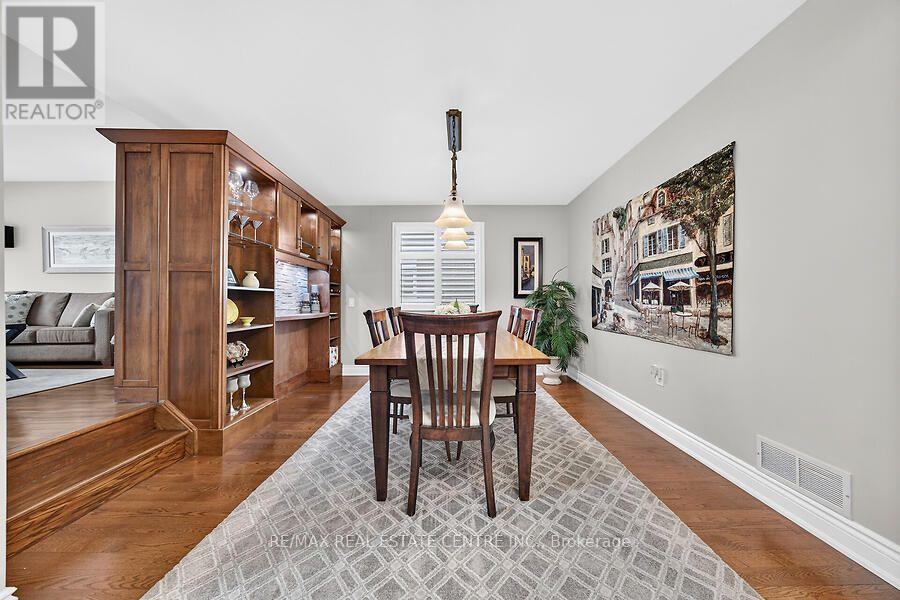 30 CARRIAGEGATE DRIVE - 7