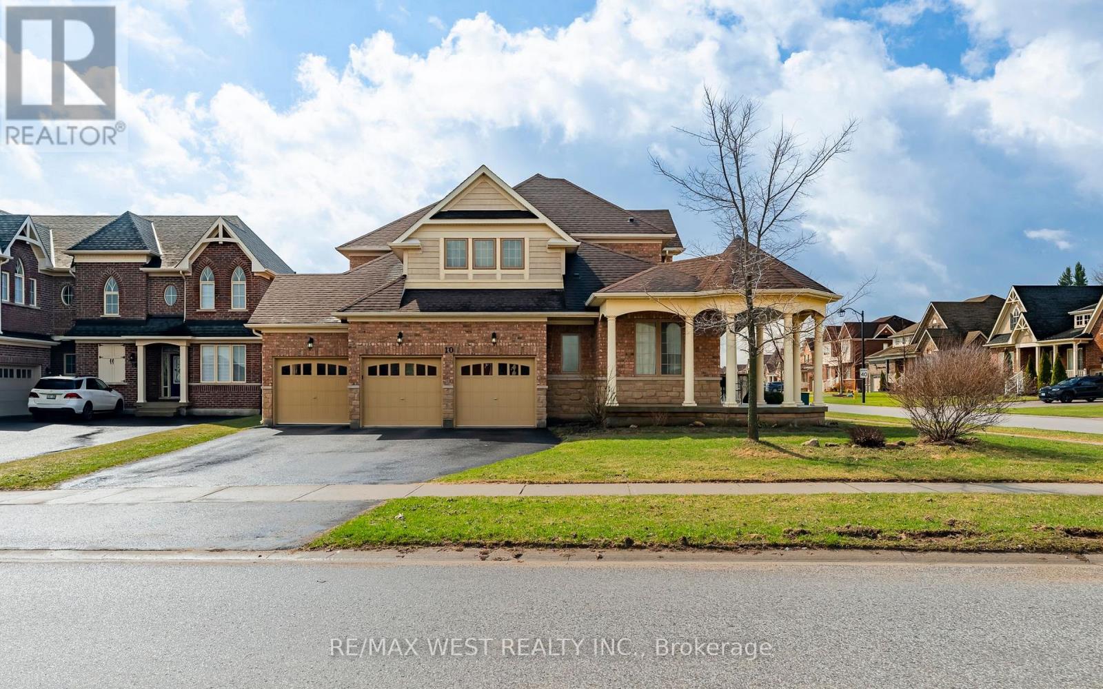 10 STONEGATE AVENUE - 1