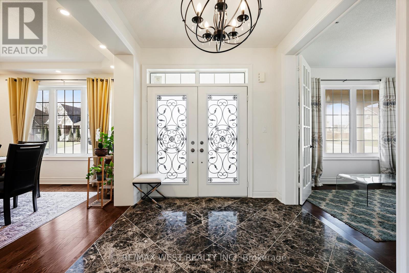 10 STONEGATE AVENUE - 24