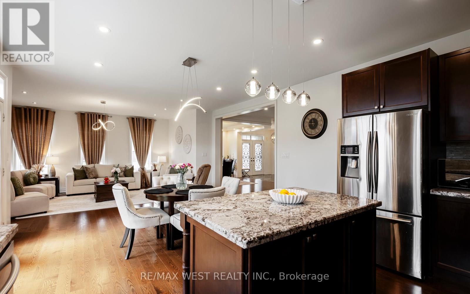 10 STONEGATE AVENUE - 3