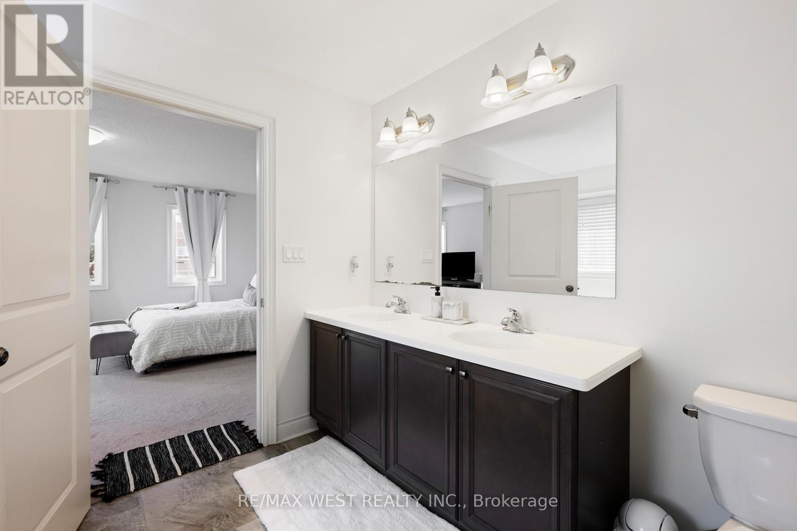 10 STONEGATE AVENUE - 7