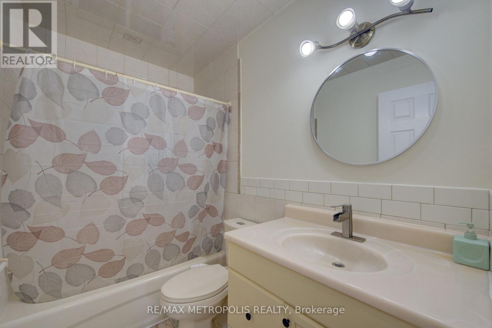 89 WINTER AVENUE - 14