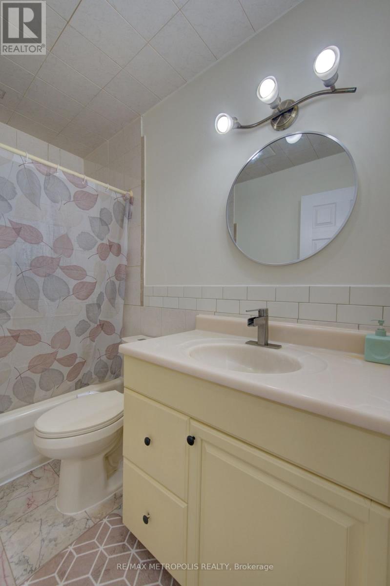 89 WINTER AVENUE - 15