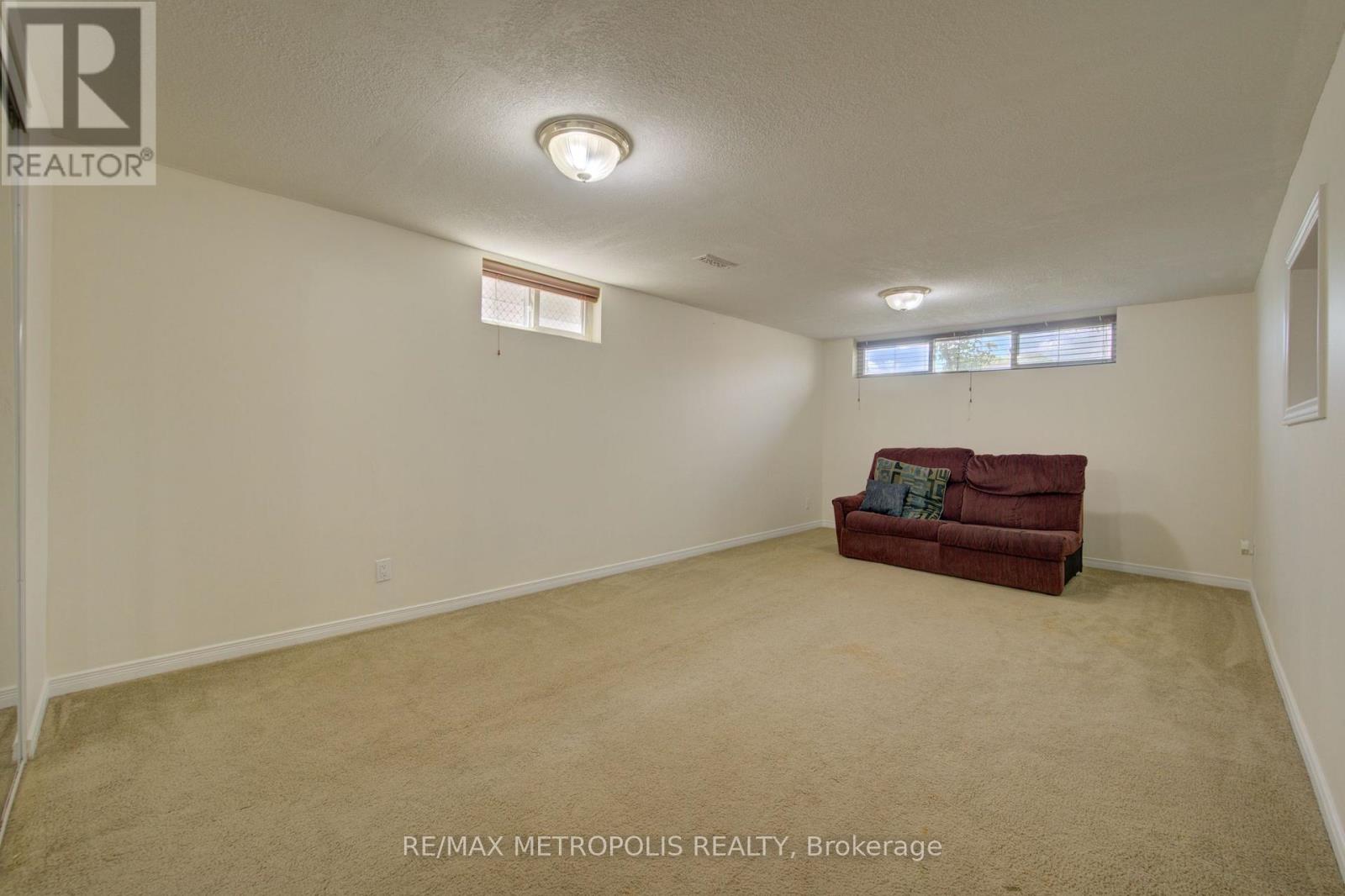 89 WINTER AVENUE - 20