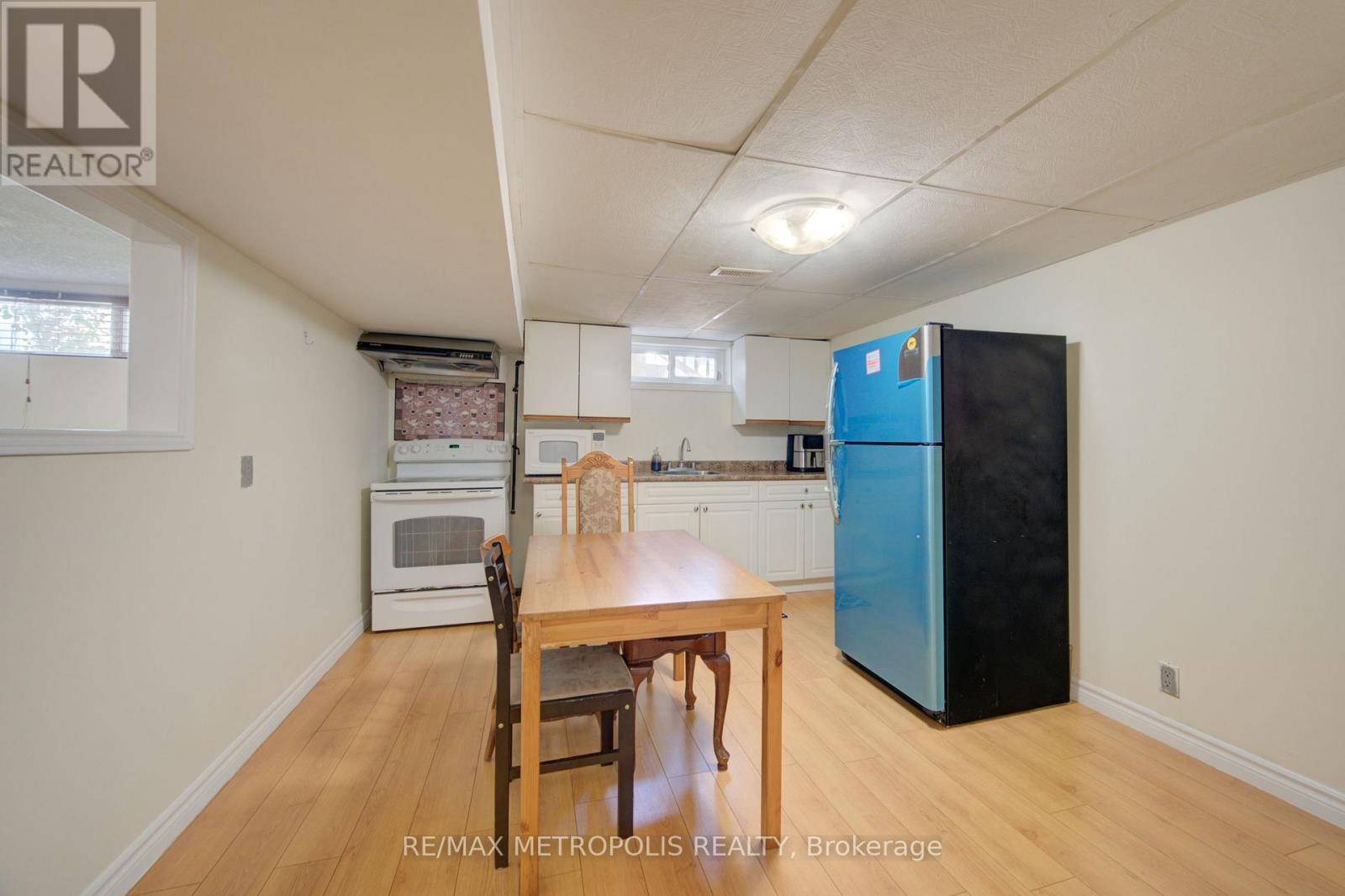 89 WINTER AVENUE - 23