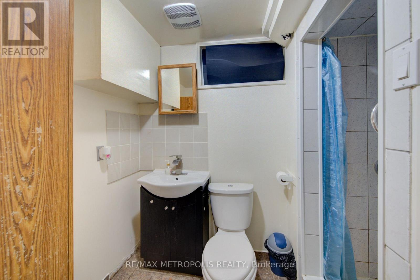 89 WINTER AVENUE - 29