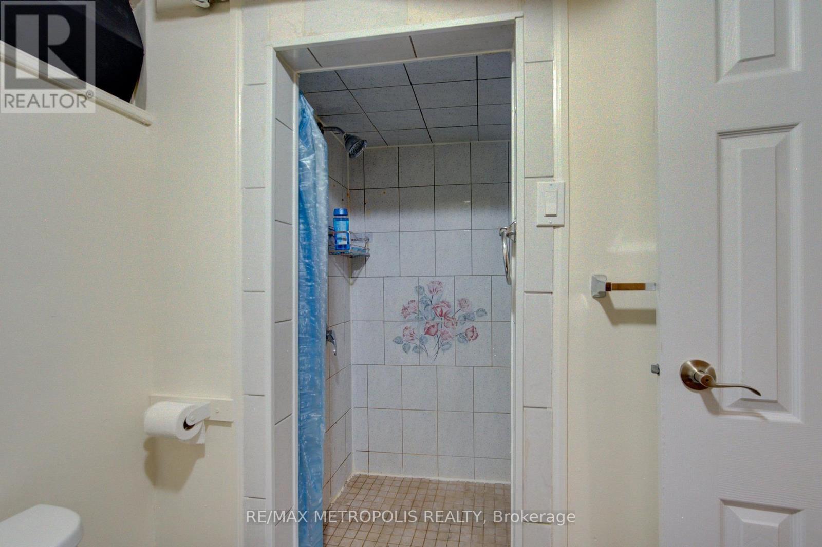 89 WINTER AVENUE - 30