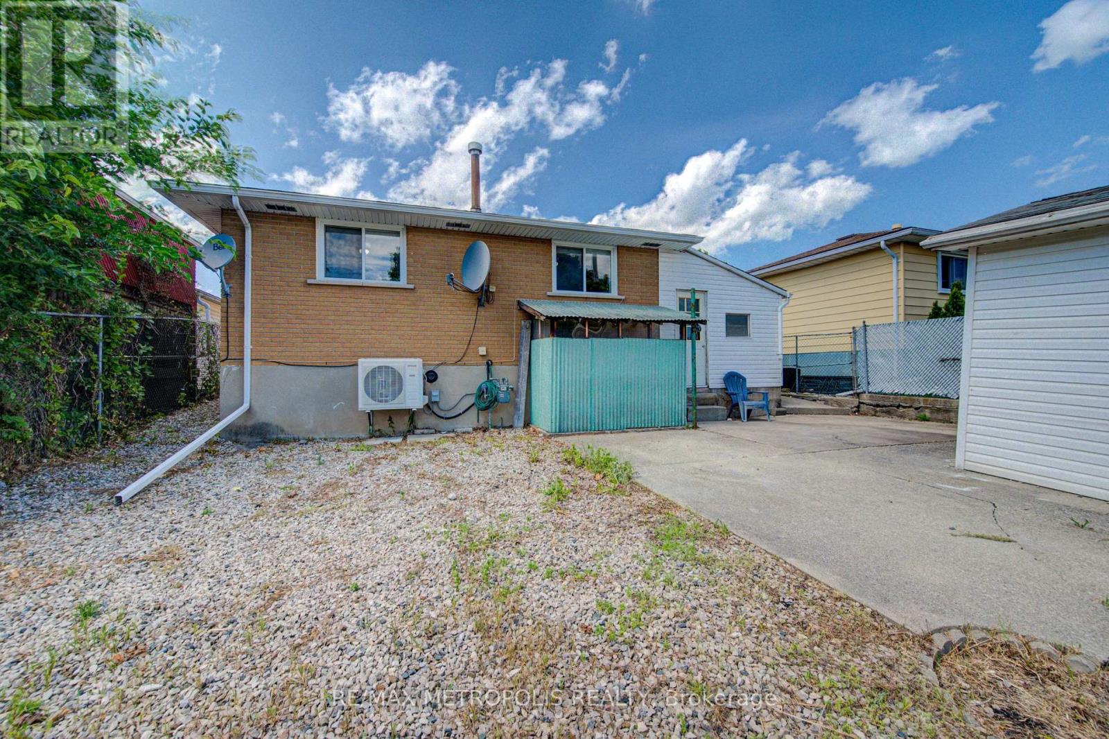 89 WINTER AVENUE - 32