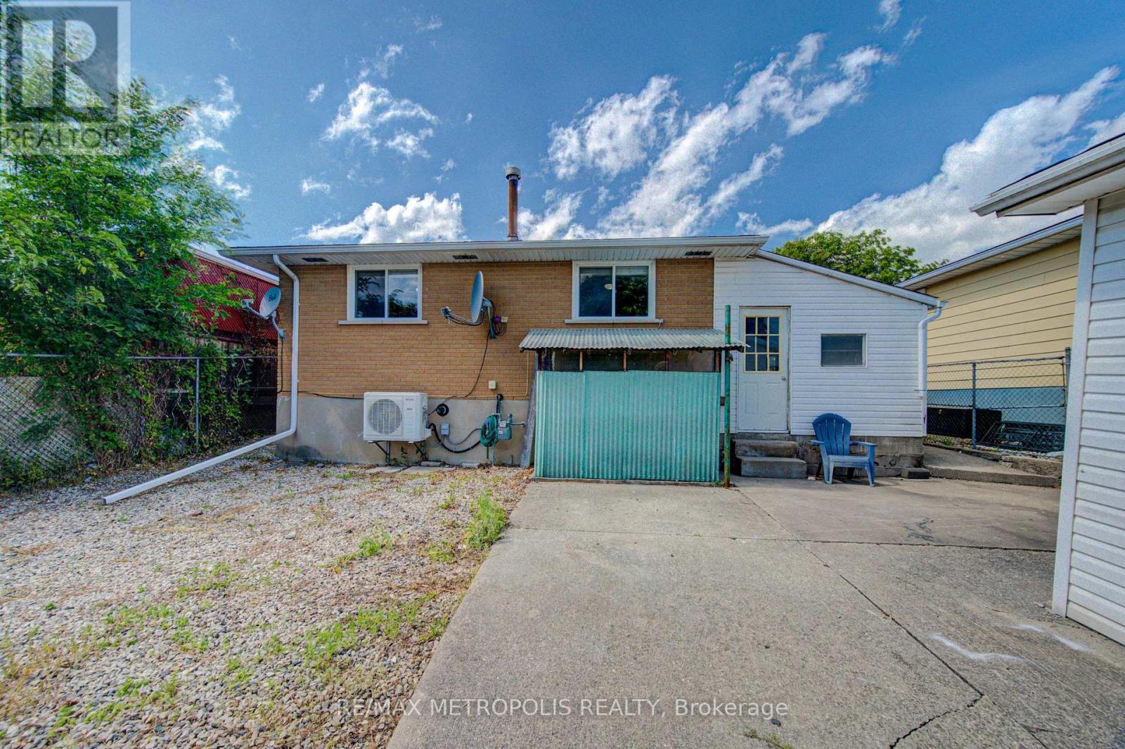 89 WINTER AVENUE - 33